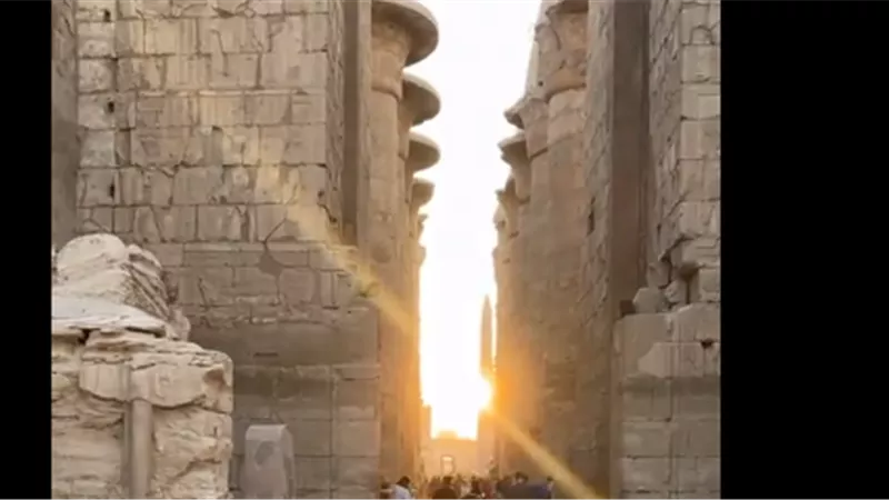 شاهد بالصور.. تعامد الشمس على معابد الكرنك في الأقصر
