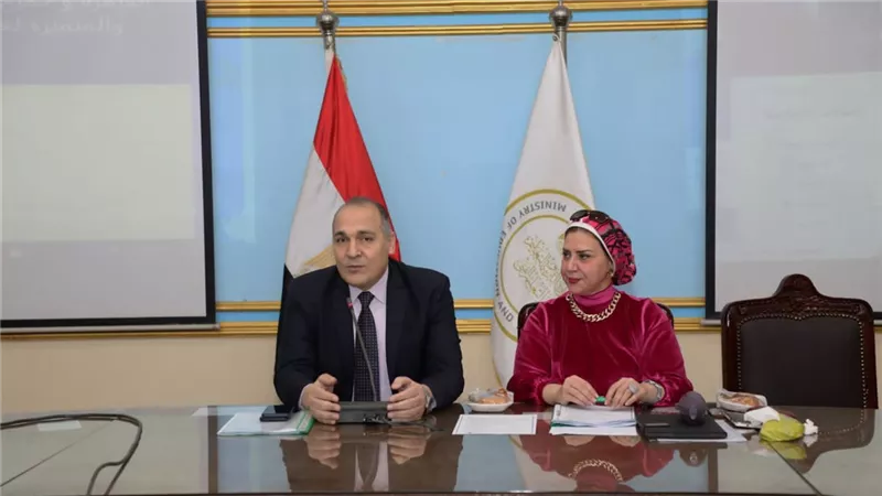 تفاصيل اجتماع مديري المدارس الرسمية والمتميزة لغات بديوان الوزارة