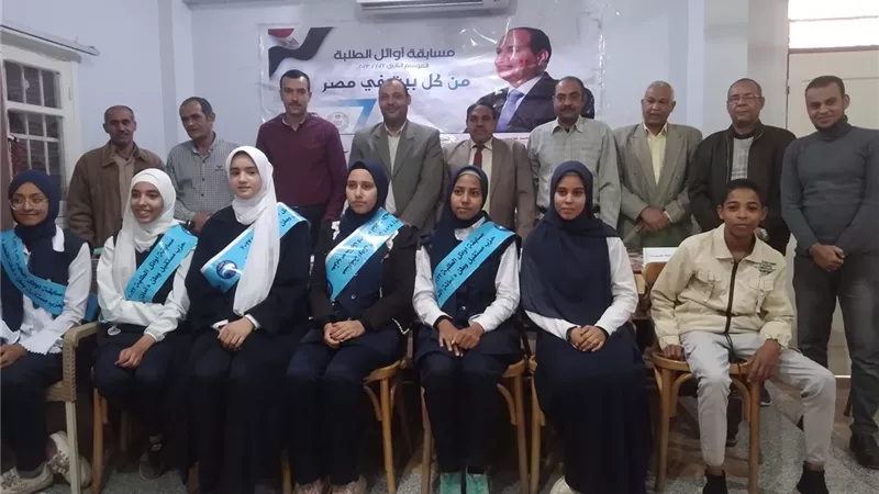 حاجر دنفيق الإعدادية تتأهل للتصفيات النهائية في مسابقة أوائل الطلبة