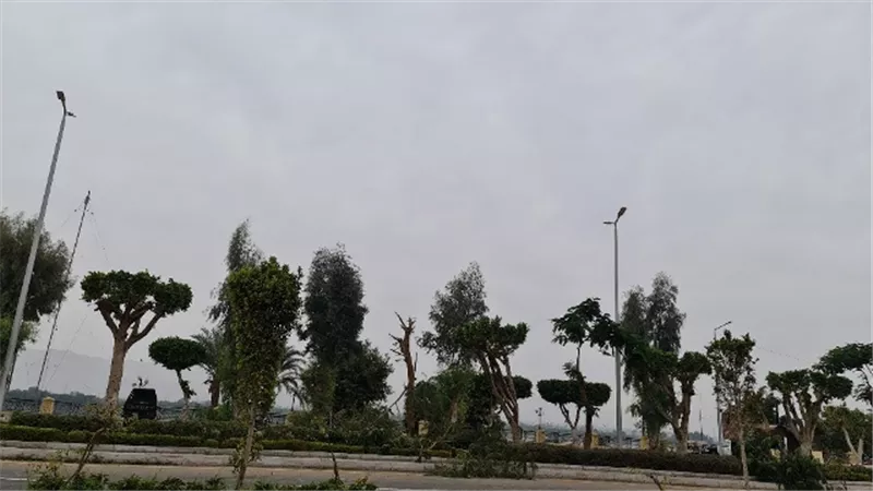 سحب كثيفة تحجب أشعة الشمس وإنخفاض فى درجات الحرارة بالأقصر