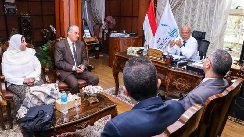 ميناء دمياط يستقبل وفد مصلحة الجمارك