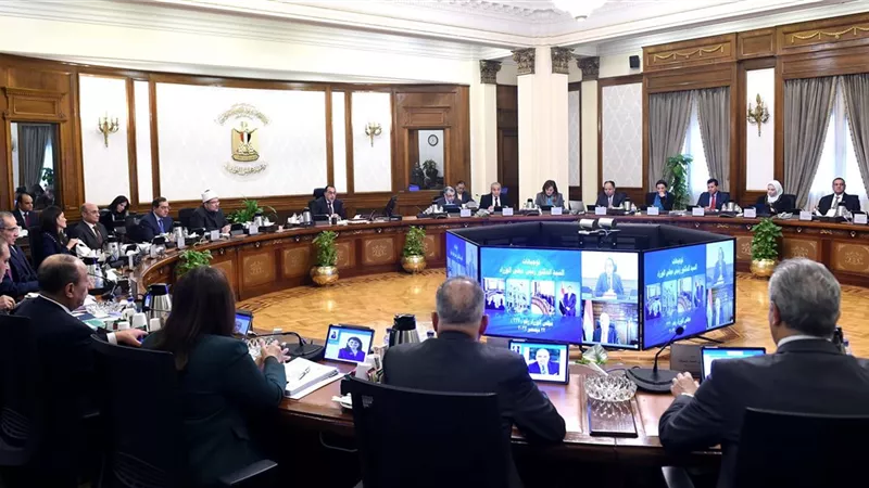 استبعاد 48 نشاطاً.. قرار مهم من الحكومة بشأن تراخيص المحال العامة