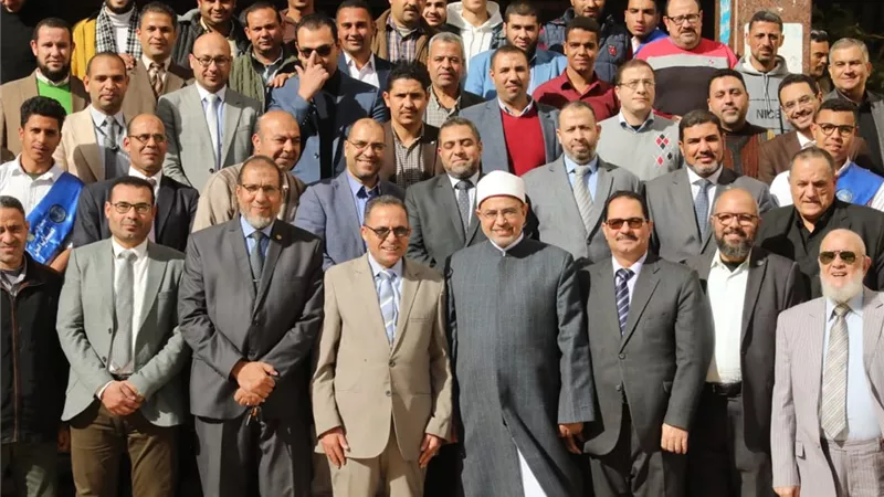 رئيس جامعة الأزهر يتفقد كلية الشريعة والقانون بدمنهور