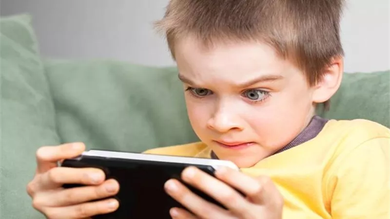 ألعاب الموبايل خطر داهم يهدد أطفالك ويؤدي للوفاة المبكرة