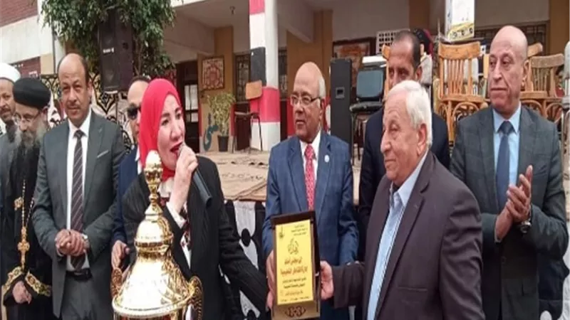 احتفالات وتكريمات بتعليم القناطر الخيرية.. صور
