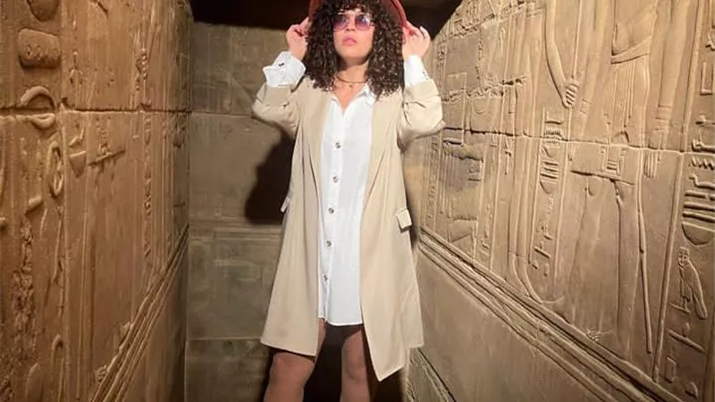 وسط الحضارة الفرعونية.. ندى موسى تخطف الأنظار من أسوان .. صور