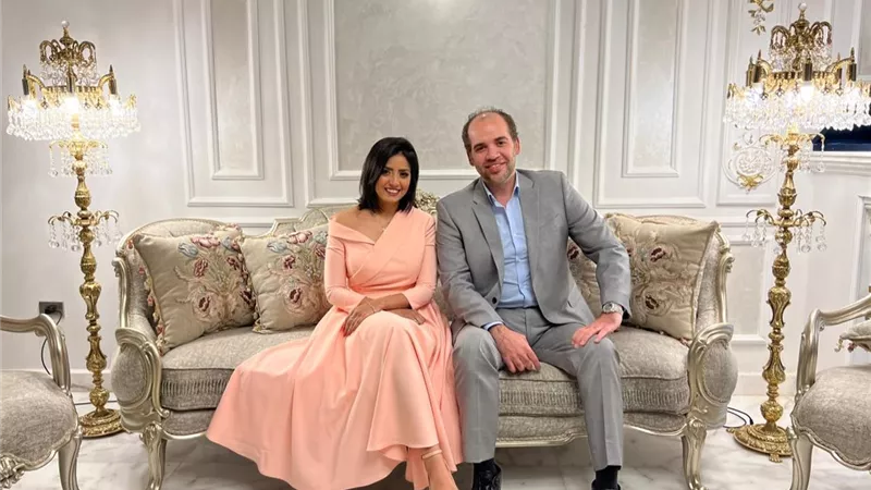 سهر الصايغ تعلن خطبتها على طبيب أسنان.. صور