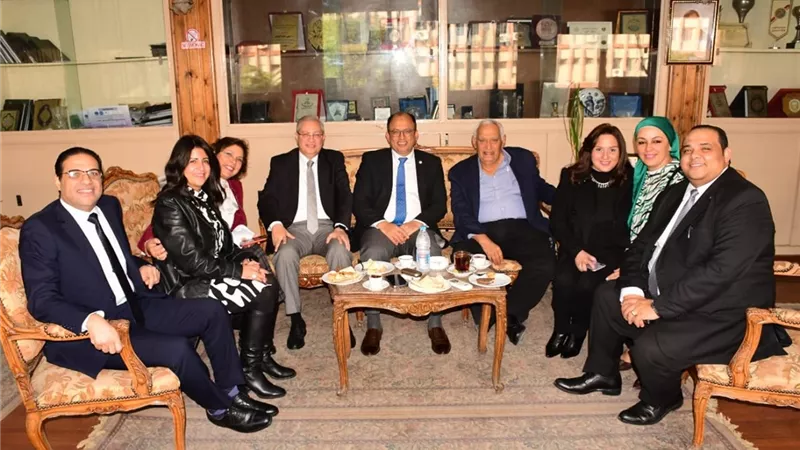 السيد قنديل: جامعة حلوان في طريقها لأن تصبح خضراء