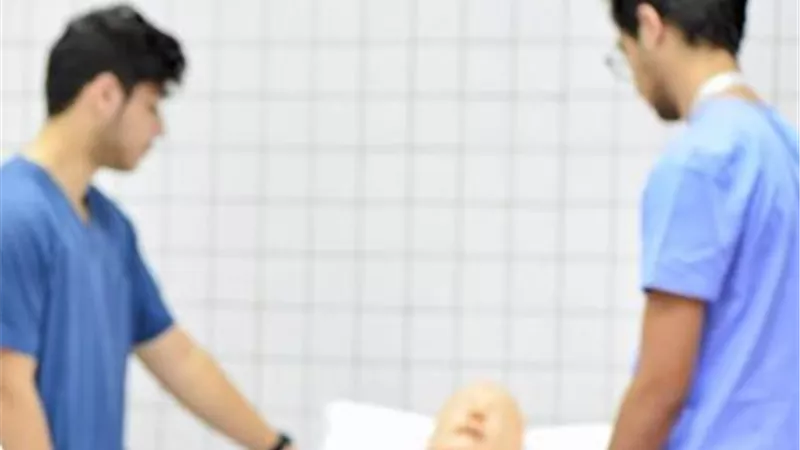 خبراء يحذرون من التمييز ضد الرجال بشأن المعلمين والممرضين