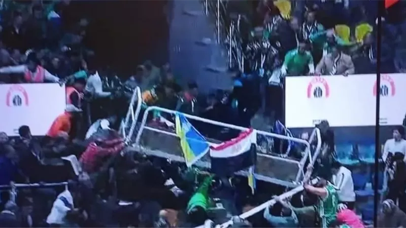 الصحة:إصابة 27 مشجعاُ في انهيار سور أثناء مبارة الأهلي والاتحاد