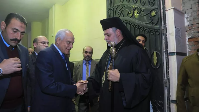 محافظ الجيزة يهنئ الأقباط الكاثوليك بعيد الميلاد المجيد