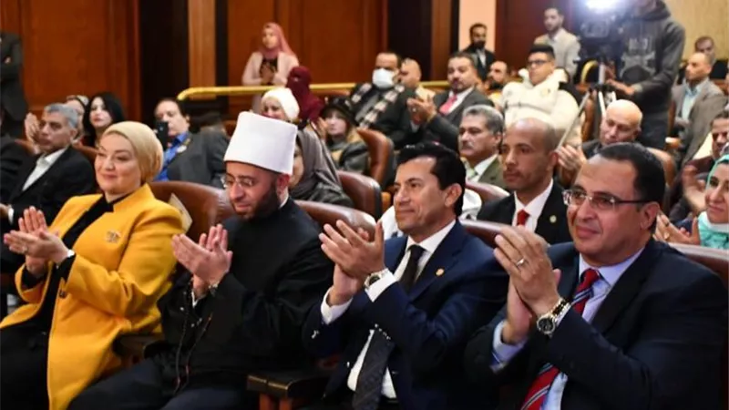 وزير الشباب يشهد فعاليات المؤتمر السنوي لمنتدى الأدب والفكر