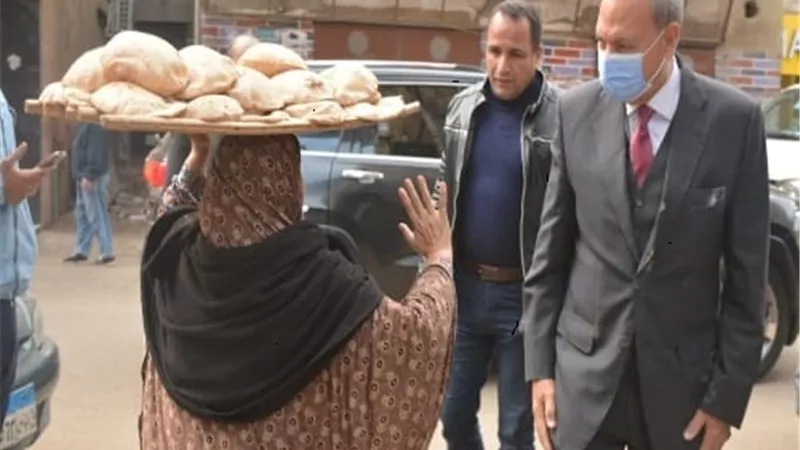 محافظ القليوبية يتفقد عددا من المخابز بـ 3 مدن ويحرر ٩ محاضر.. صور