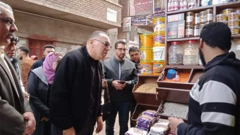 محافظ الشرقية يتفقد منافذبيع السلع والمواد الغذائية بحى الحسينية