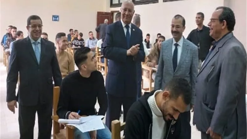 رئيس جامعة بنها يؤكد على توفير الأجواء المناسبة وسبل الراحة للطلاب