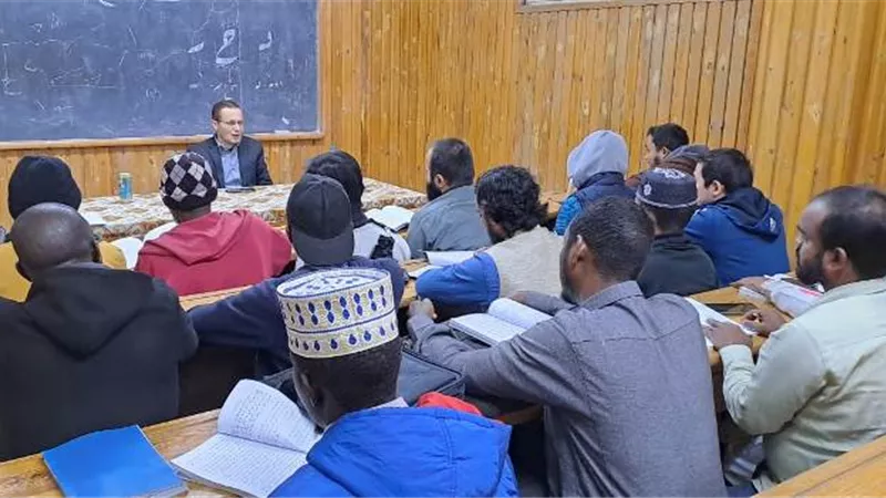 البحوث الإسلامية: بدء سلسلة المراجعات للمناهج الدراسية للطلاب