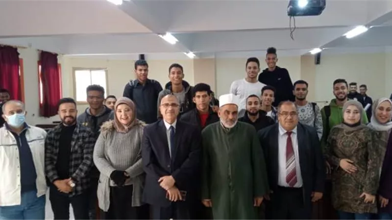 الإنترنت ووسائل التواصل الاجتماعى بندوة فى معهد القناة للهندسة