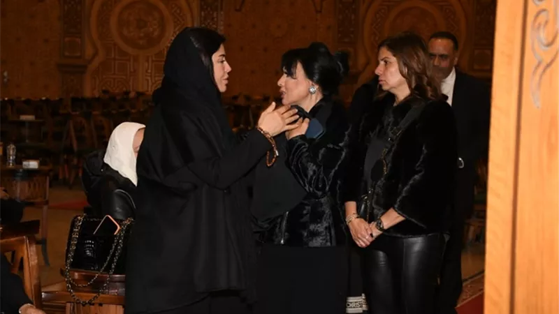 الاعلامية سهير جودة أول الحاضرين فى عزاء والد جومانا مراد .. صور
