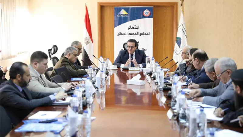 وزير الصحة يناقش توصيات ومقترحات العمل في ملف القضية السكانية