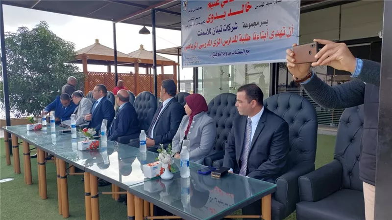 زي مدرسي وماكينات خياطة للاسر الاولى بالرعاية فى بني سويف