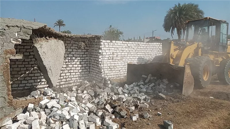 محافظ أسيوط: حملات مكثفة لإزالة التعديات على الأراضي الزراعية