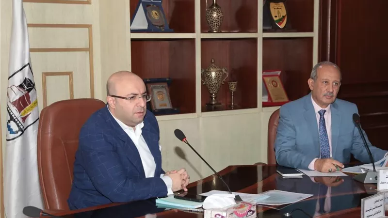 محافظ بني سويف يراجع استعدادات التعامل مع تغييرات الطقس