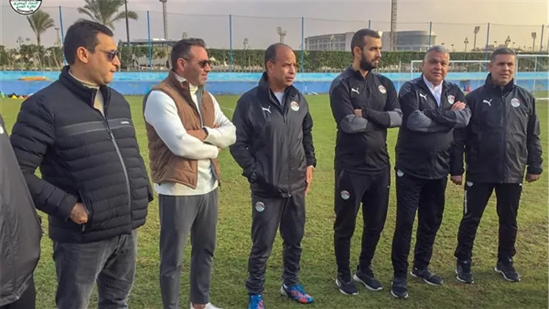 حازم إمام ومحمد أبو الوفا يؤزران منتخب الشباب قبل ودية غانا