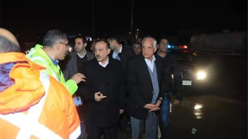 النجار: جهاز 6 أكتوبر ينجح فى السيطرة على آثار الأمطار الرعدية/ صور