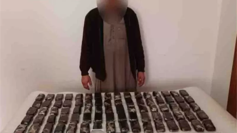 ضبط 84 طربة لمخدر الحشيش بحوزة شخص بمطروح