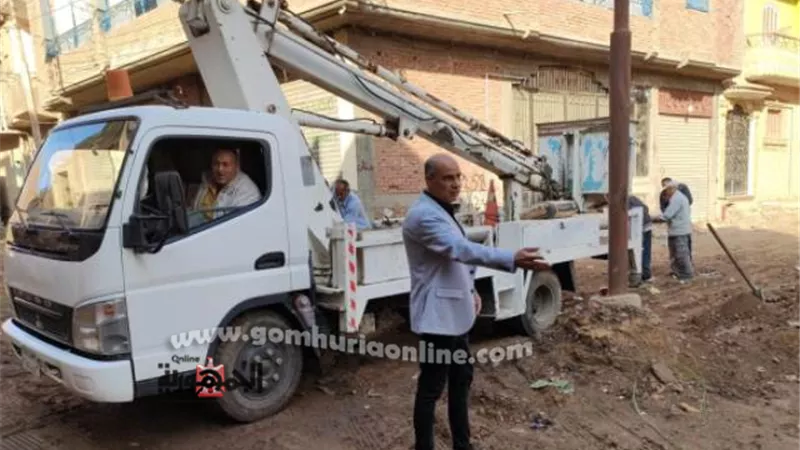 رئيس مدينة بركة السبع يتابع الأعمال التمهيدية لرصف شوراع المدينة