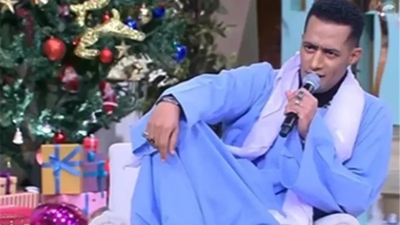 بـ جلابية.. محمد رمضان يقلد احمد زكى مع منى الشاذلى