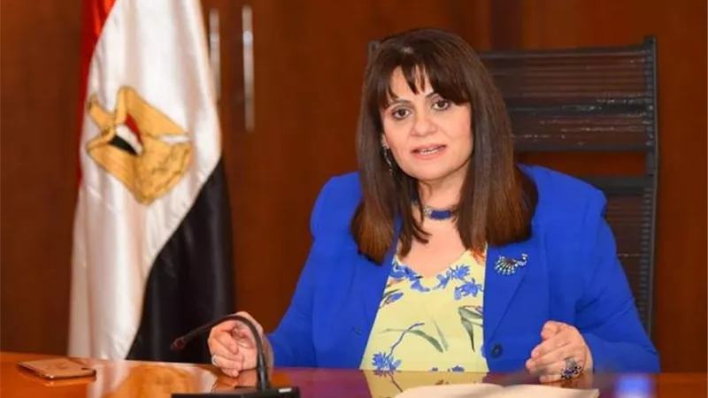 وزيرة الهجرة تتابع حالات المصريين المصابين في حادثة انفجار سفينة على الحدود التركية