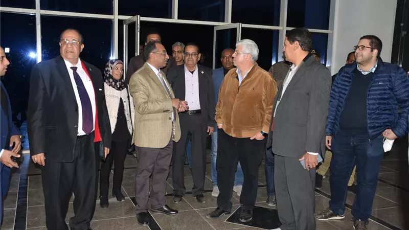 عاشور يتفقد إنجازات جامعة طيبة التكنولوجية بالأقصر