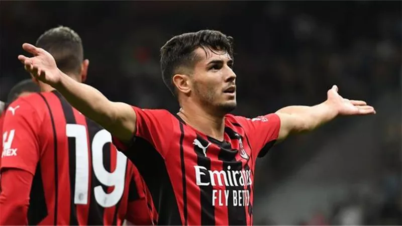 نجم ميلان يقترب من العودة إلى ريال مدريد