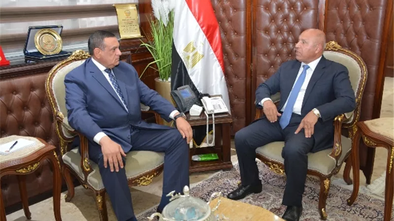 وزيرا النقل والتنمية المحلية يبحثان آليات قانون تنظيم النقل النهري