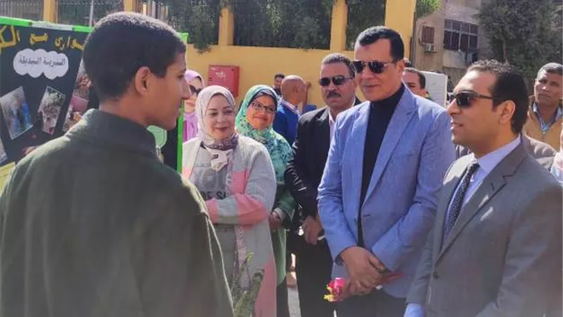 طالب بقنا ينجح فى استخدام المخلفات الورقية لإنتاج الشتلات الزراعية