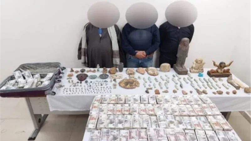 مباحث الأثار تحبط محاولة بيع 201 قطعة أثرية بالجيزة