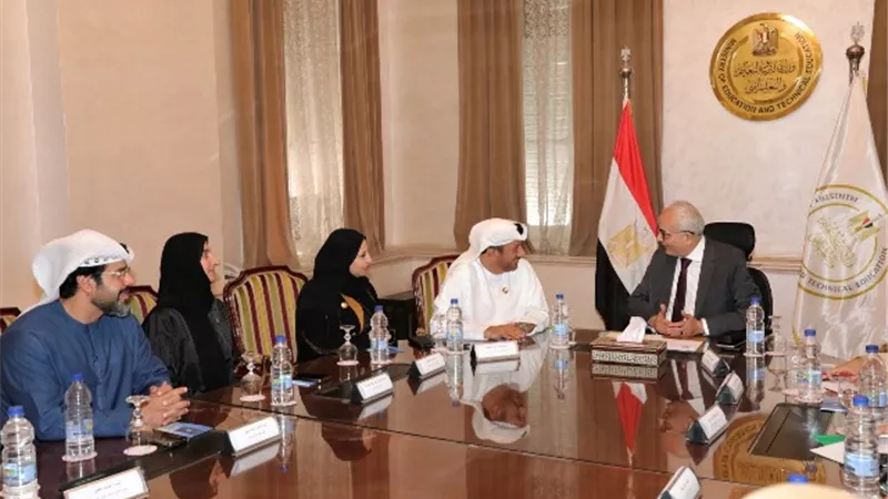 حجازى يستقبل وفد أمانة جائزة خليفة التربوية