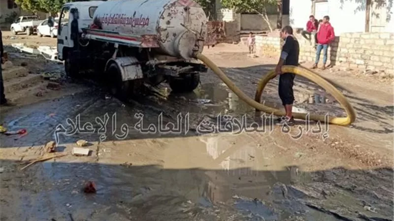 سحب تجمعات الأمطار من قرى القنطرة غرب بالإسماعيلية