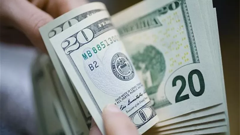 أحمد موسى: انهيار تاريخي لـ سعر الدولار في السوق السوداء.. وخسارة هائلة للمضاربين