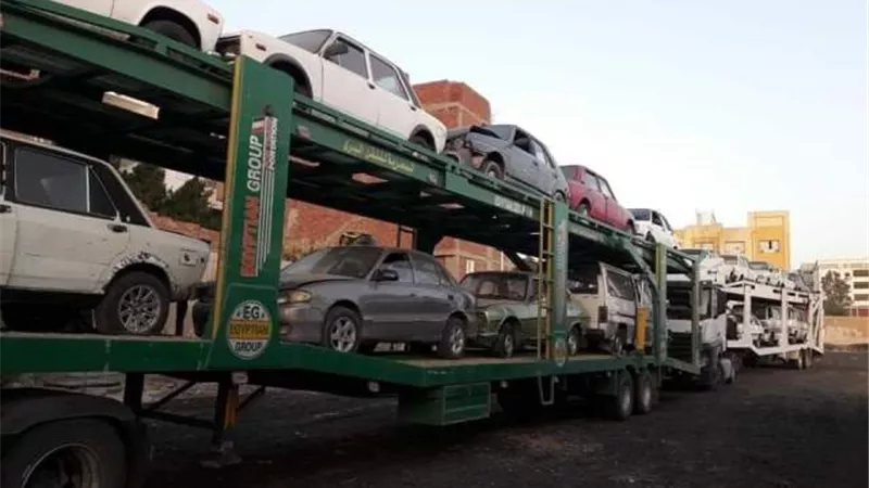 البحر الاحمر تسلم ٩٨ سيارة ملاكي وميكروباص لتخريدها