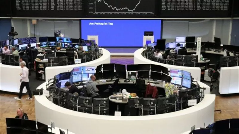 أسهم أوروبا ترتفع مع تقييم المستثمرين تخفيف القيود الصينية