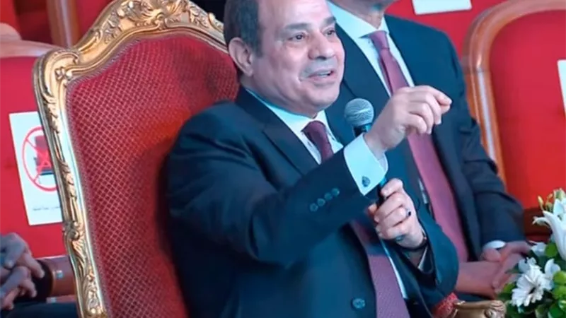 الرئيس السيسي يرفض استكمال حديثة بسبب بطلة من قادرين باختلاف