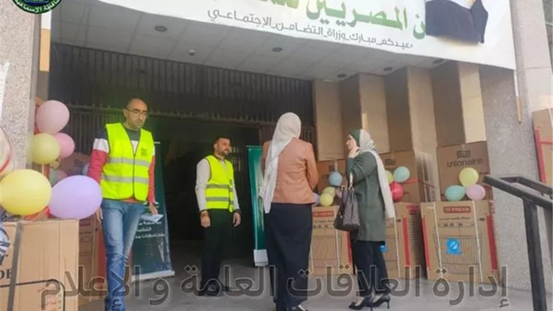 مساعدات عينية للأُسر الأَولى بالرعاية في الإسماعيلية