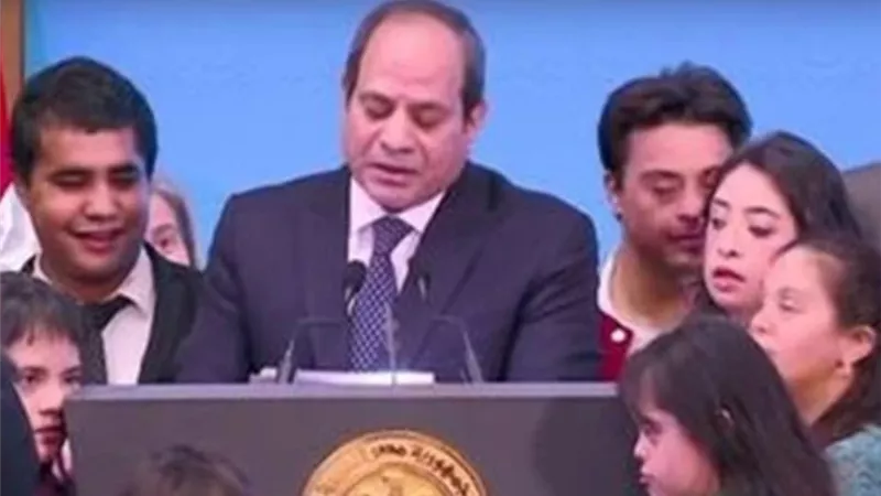السيسي:تكليف الإسكان بتخصص نسبة لذوي الهمم في المشروعات المطروحة
