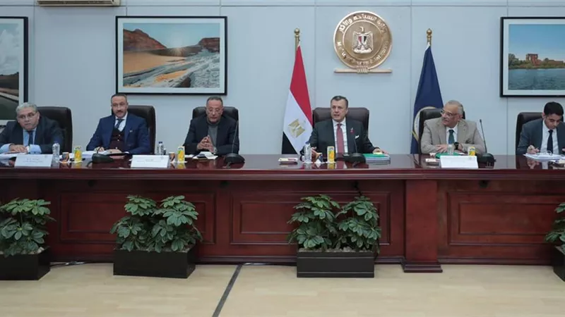 وزير السياحة يترأس اجتماع مجلس إدارة المجلس الأعلى للآثار