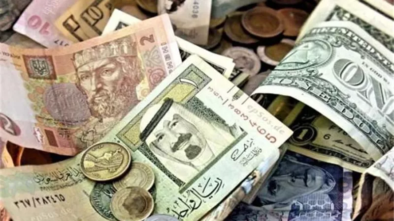 حبس عامل بالشرقية لقيامه بالاتجار فى النقد الأجنبى
