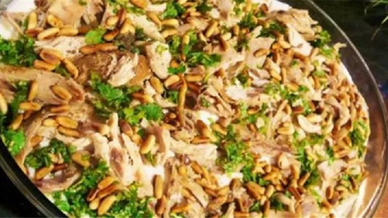 طريقة عمل فتة الدجاج باللبن والطحينة