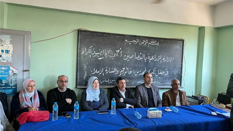 زراعة الإسماعيلية تكرم مدير إدارة القصاصين لبلوغه التقاعد..صور
