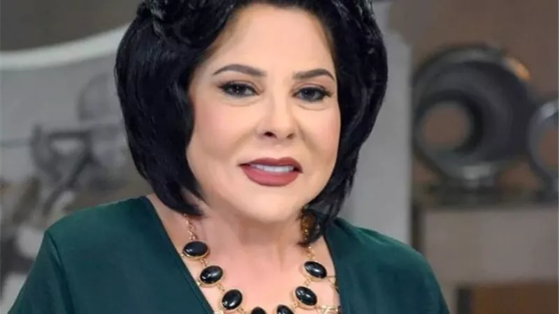 إسعاد يونس تخضع لجراحة عاجلة وتغيير مفصل